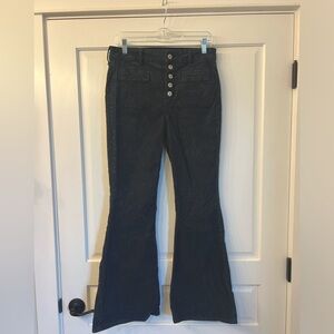 Black American Eagle corduroy pants. Like new condition!
